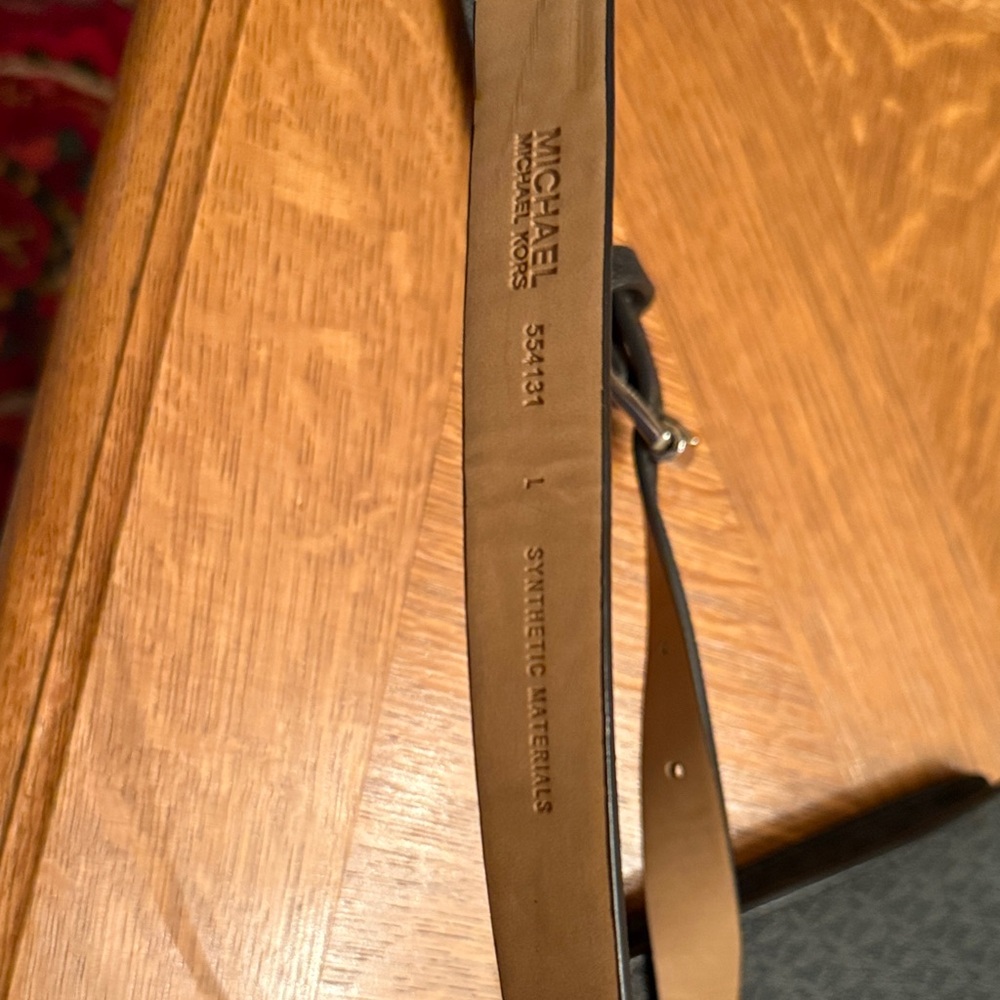 Micheal Micheal Kors belt bag - Picture 6 of 6